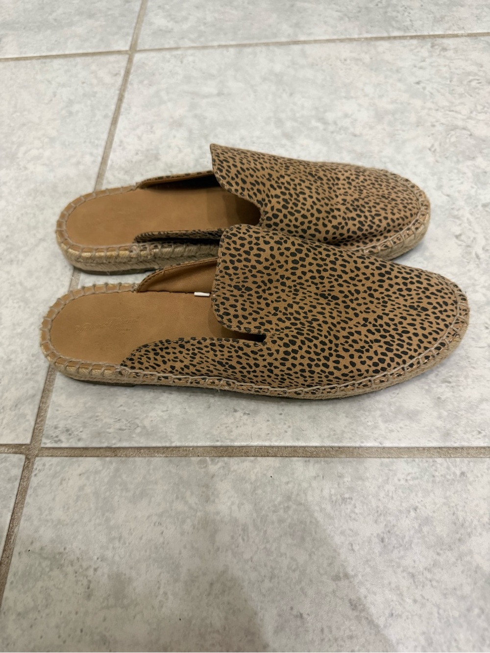 Universal Thread Tan and Black Leopard Espadrille Slip-On Mules